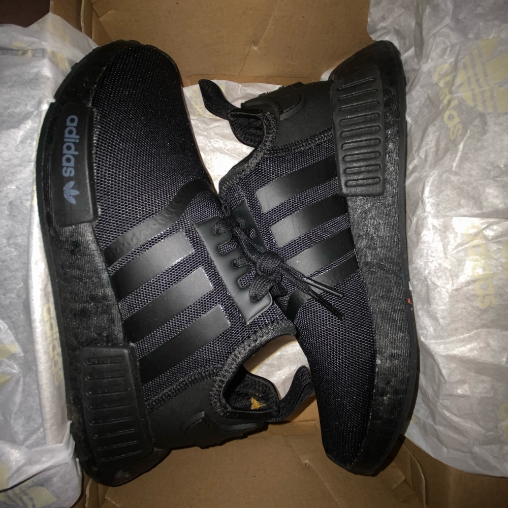 ADIDAS NMD R1